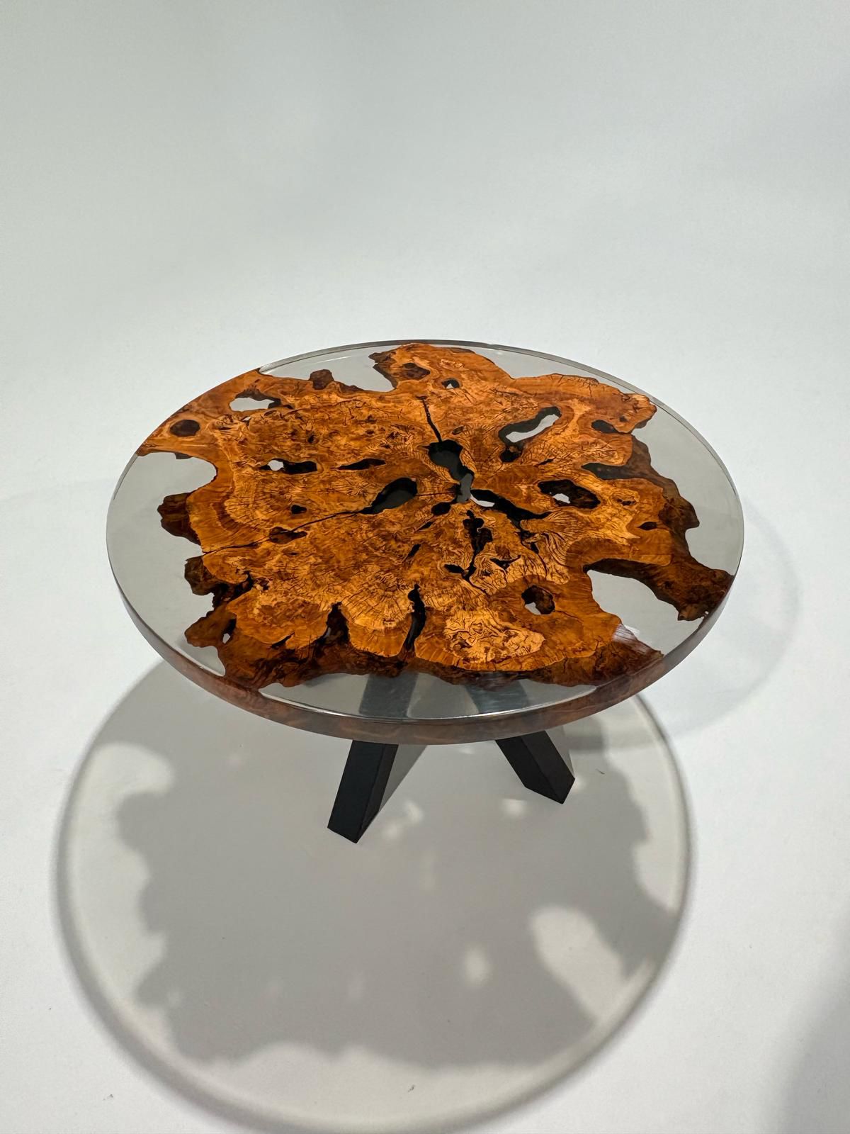 #Table ronde Olive Wood x Epoxy